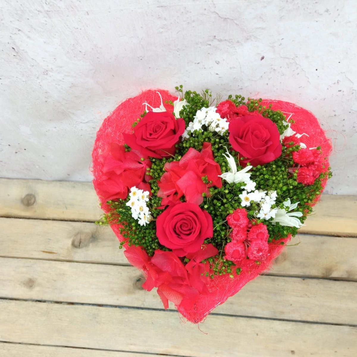 Bouquet corazón con flores eternas rojas
